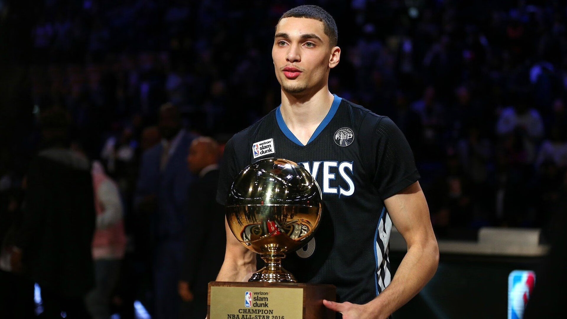 全国大学生篮球锦标赛火热进行，青年才俊争夺头筹，全国大学篮球比赛